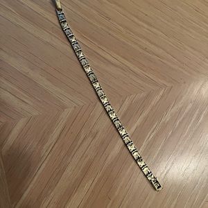 14k gold ‘nugget’ style bracelet